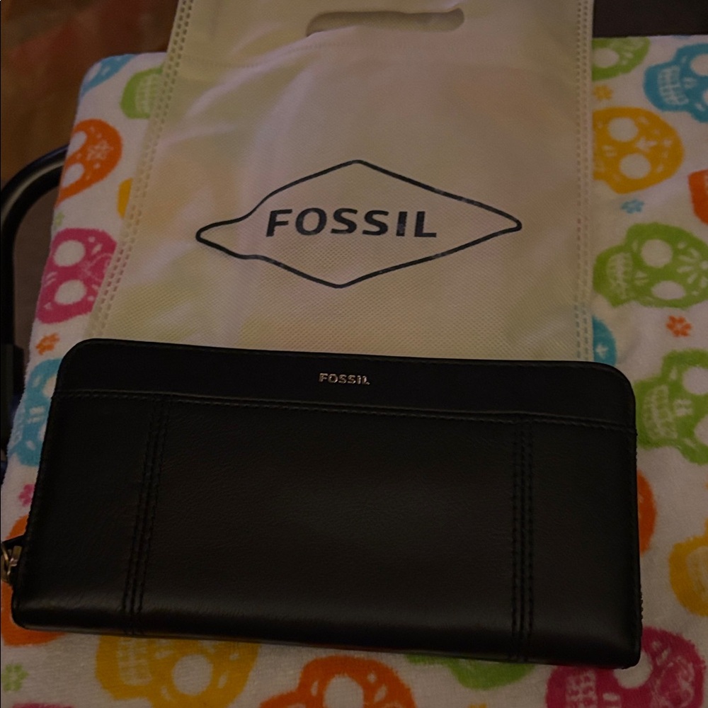 Fossil never used black wallet.
